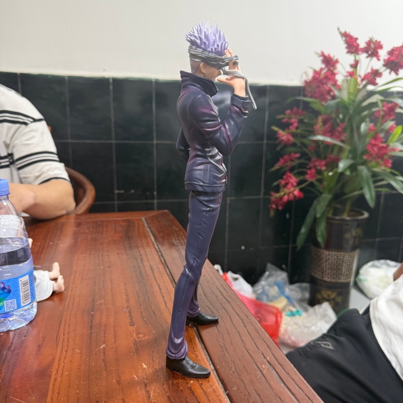 呪術廻戦 五条悟 GKアニメアクションフィギュア デスクデコ - Tablet Lap Desk のレビューと価格